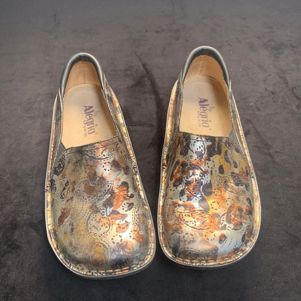 Like New Allegra Metallic comfortable slip on size 38